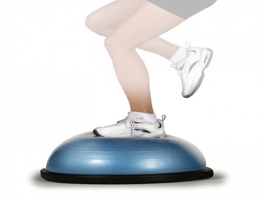 All-In Sport: BOSU Balance Trainer Home Edition, Ø 65 cm. BOSU staat voor ‘Both Sides Utilized’, wat betekent dat zowel de bolle- als de platformzijde ...