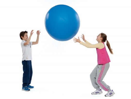 All-In Sport: Der Riesenballon hat einen Durchmesser von 55 cm und einen Umfang von 170 cm. Das Material ist aus Latex. Einfarbig und die Lieferung ist...