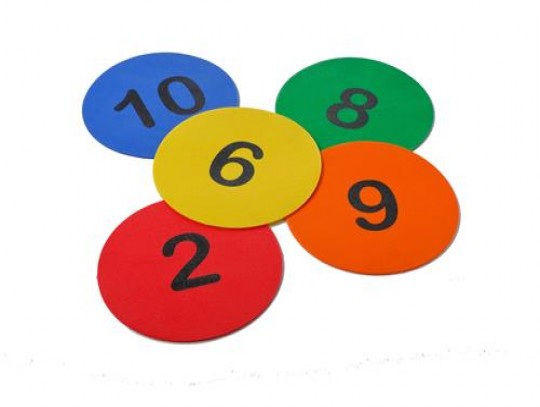 All-In Sport: Rubberen markeringsdots. Genummerd van 1 /m 10 op 5 verschillende kleuren. Diameter 20 cm 