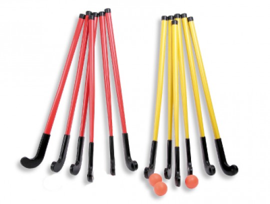 All-In Sport: Voor veld- en zaalhockey geschikt. Een “Play” hockeyset bestaat uit: 6 hockeysticks (90 cm) geel 6 hockeysticks (90 cm) rood 3 hockeyball...