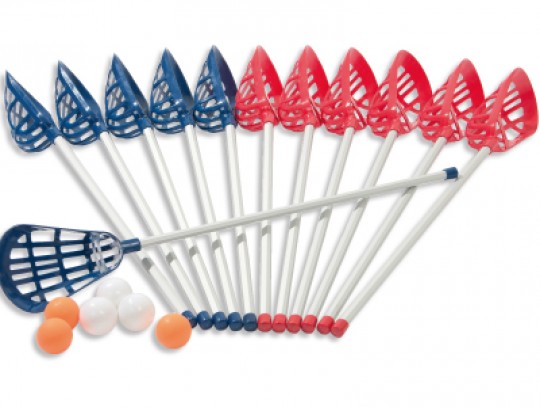 All-In Sport: De set bestaat uit: - 6 sticks in rood - 6 sticks in blauw - 6 ballen