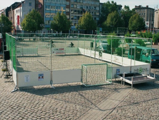 All-In Sport: <b>Mobiele Streetsoccer Court</b><br /><br />De mobiele Streetsoccer Court is ideaal voor straatfeesten, scholen en diverse marketingacti...