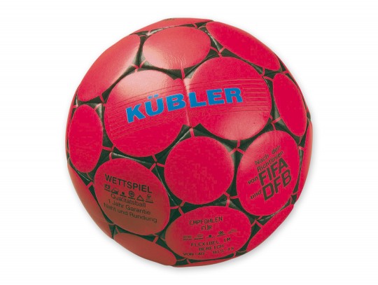 All-In Sport: <b>Voetbal Kübler Sport® Allweather maat 5</b><br /><br />Deze allweather voetbal in neonkleur rood is ideaal bij kunstlicht en sneeuw. D...