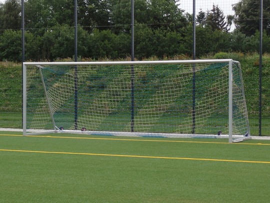 All-In Sport: Voetbal trainingsdoel Basic Protector, volledig afgelast; vrijstaand inclusief veiligheidsgewichten ter voorkoming van het voorover valle...