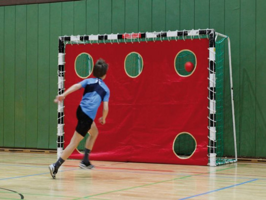 All-In Sport: Optimaliseer en verbeter de werp- en doelschiettraining. Ideaal voor het trainen van de werp- en schietvaardigheid. Het doelhanddoek is m...