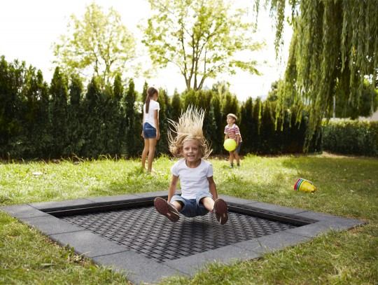 All-In Sport: Trampoline sind mit die attraktivsten Freizeitgeräte und haben höchsten Anziehungswert auf Kinder, Jugendliche und Erwachsene. Das Kids T...