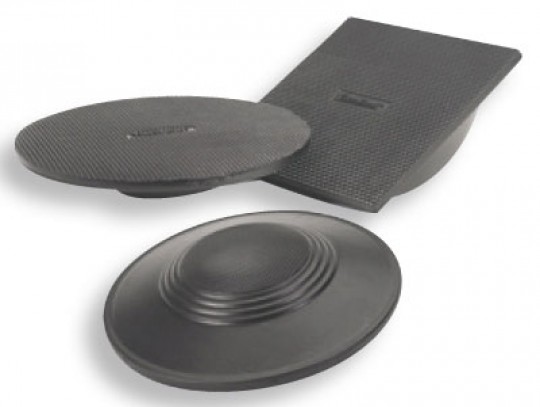 All-In Sport: Thera-Band® balanceerplank met uiterst anti-slip design en een sensomotorisch oppervlak. Daardoor nieuwe mogelijkheden in evenwichtstrain...