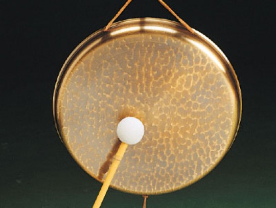 All-In Sport: aus Messing, 30 cm Ø, mit Klöppel.