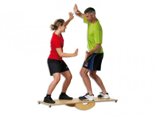 All-In Sport: Das <b>pedalo®-Wippbrett 150</b> ist ein Balancegerät, welches für Einzelübungen aber auch für Gruppenübungen genutzt werden kann.