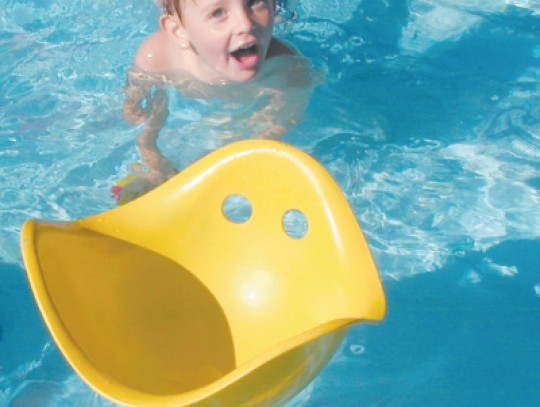 All-In Sport: Binnen of buiten, in de zandbak, aan het water of in de sneeuw. Bilibo brengt schwung in het kinderspel. In de gekleurde kunststof schale...