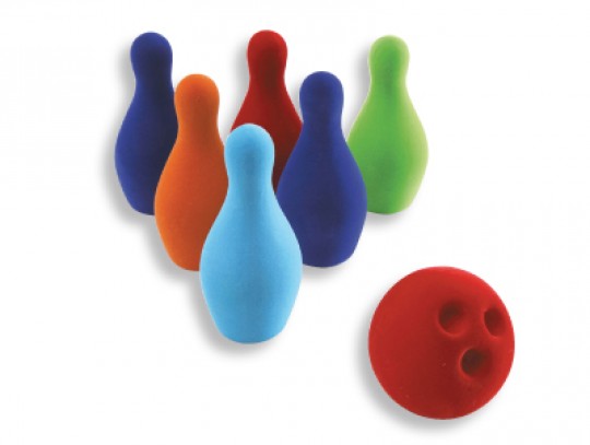 All-In Sport: Materiaal: rubber, gecoat. Met deze set hebben niet alleen grotere kinderen lol, maar ook al de kleintjes. Inhoud: 6 Pins en 1 bal.