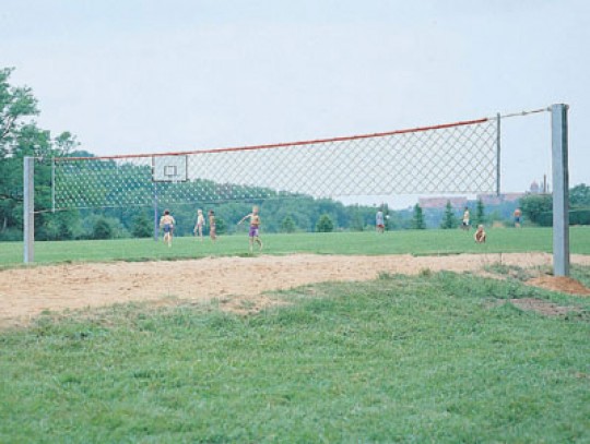 All-In Sport: Onverwoestbaar en superstabiel met stalen kern. Superstabiel met stalen kern 5 mm Ø. Maaswijdte 10 cm, netmaat 9,5 x 1 meter, volgens de ...