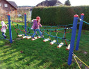 Avonturenbrug met houten planken