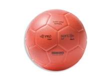All-In Sport: ProSoft ballen: het geschuimde materiaal is aangenaam zacht, met toch een goede grip en is zeer slijtvast. Vrij van giftige ingrediënten ...