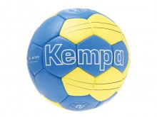 All-In Sport: De duurzame Handbal Kempa® LEO BASIC profiel is ideaal voor kinderen en ouderen. Het antislip-polyurethaan met Kempa reliëf zorgt voor ze...