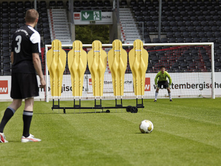 Vrijetrapdummy's inclusief trolley