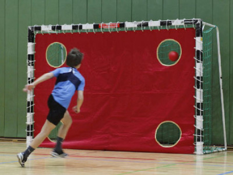 Handbal doelwanddoek met 4 gaten rood