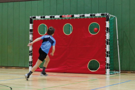 Handbal doelwanddoek met 5 gaten rood