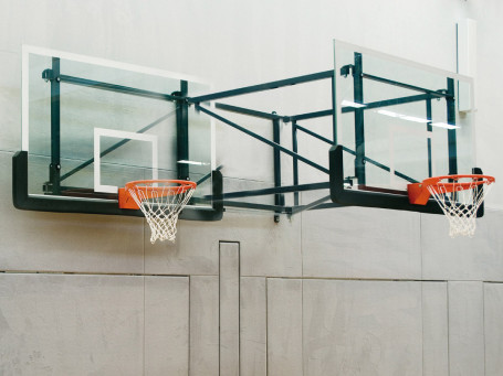 Basketbal-wandinstallatie overhang 225 cm zwenk- en in hoogte verstelbaar