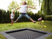 All-In Sport: Das Kids Tramp PLAYGROUND ist ein Bodentrampolin, welches der Spielplatzgerätenorm DIN EN 1176 entspricht und daher keiner Aufsicht bedar...