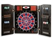 All-In Sport: De elektronische dartautomaat als kastversie met uitklapbare deuren en talrijke opbergvakken en –houders. Het dartboard in de actuele wed...