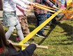 All-In Sport: Diese Slackline kann sowohl als Kooperationsspiel, als auch als richtige Slackline eingesetzt werden. Mit den Halteschlaufen können die K...