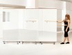 All-In Sport: Mobiele, verrolbare spiegel voor dans- en balletscholen. Het innovatieve design maakt het mogelijk om oneindig veel spiegels naast en teg...
