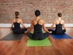 All-In Sport: Die CALYANA Professional Yoga Matte in der Farbe steingrau ist mit 0,68 cm Dicke das Wohlfühlprodukt unter den drei neuen Matten. Durch d...