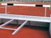 All-In Sport: Verlijmd en weerbestendig gelakte houten balk met aluminium staanders, inclusief bodemhulzen en deksels. 