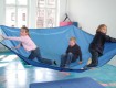 All-In Sport: Dwars in de ruimte gespannen is het zweefdoek een eenvoudig en effectief artikel voor de stimulatie van de tactiele, vestibulaire en prop...