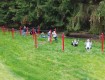 All-In Sport: Komplett-Set, inkl. allen 10 Einzel-Elementen und 11 Pfosten. Standpfosten aus Stahl feuerverzinkt, ø 102 mm, 200 cm lang mit roten Abdec...