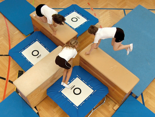 Trampolinspringen im Schulsport